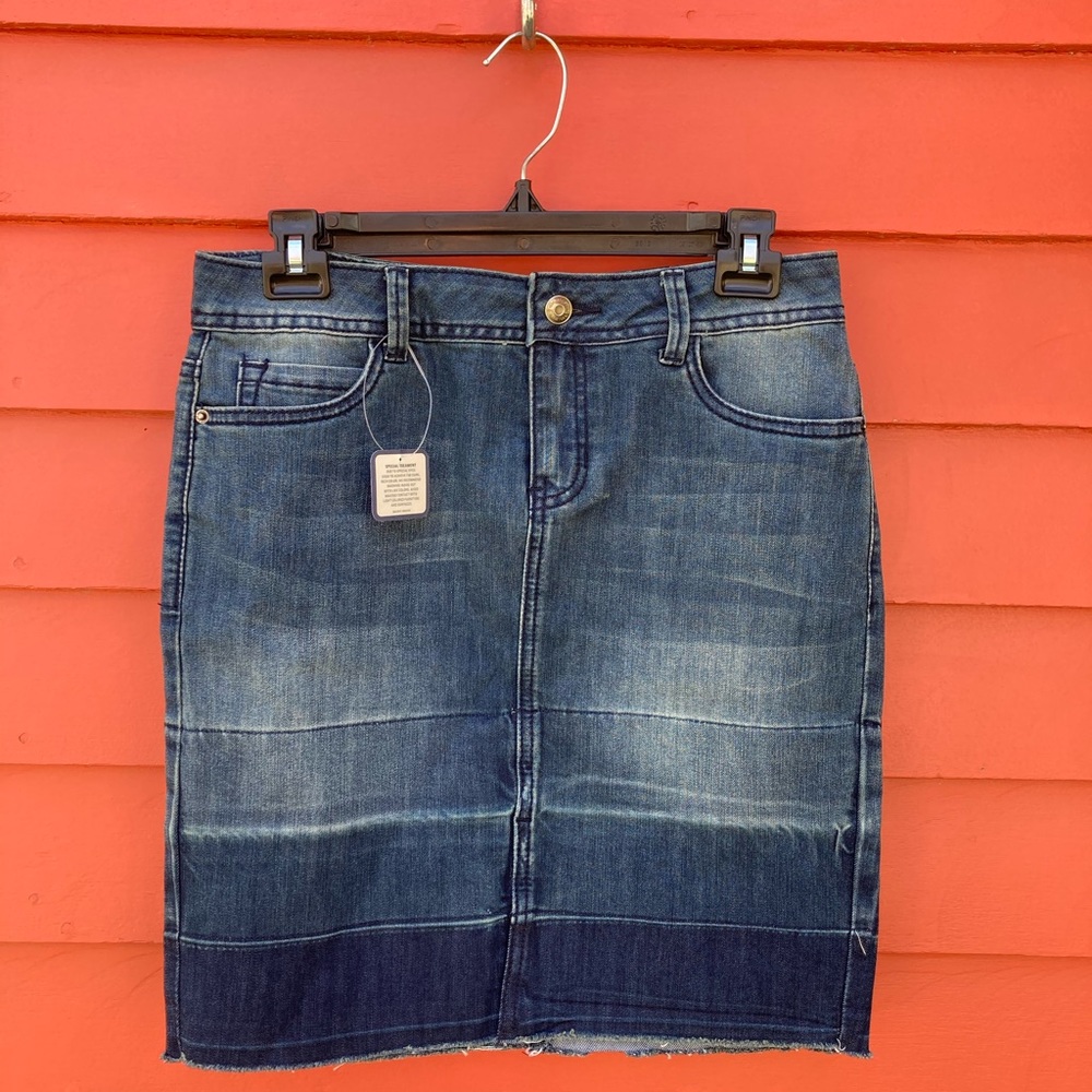 G.H. Bass Women's Denim Jean Skirt - Size 2 (NWT)
